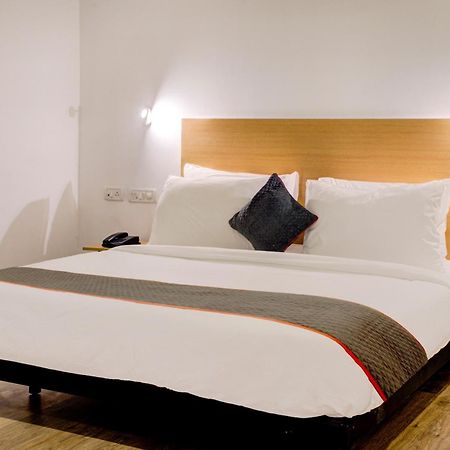 Hotel Qubic Near Igi Delhi Airport Nuova Delhi Esterno foto