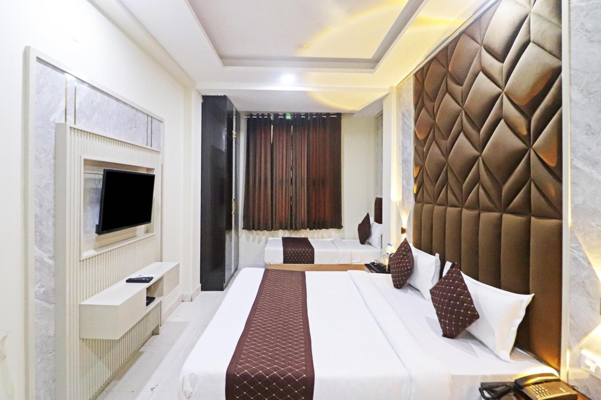 Hotel Qubic Near Igi Delhi Airport Nuova Delhi Esterno foto