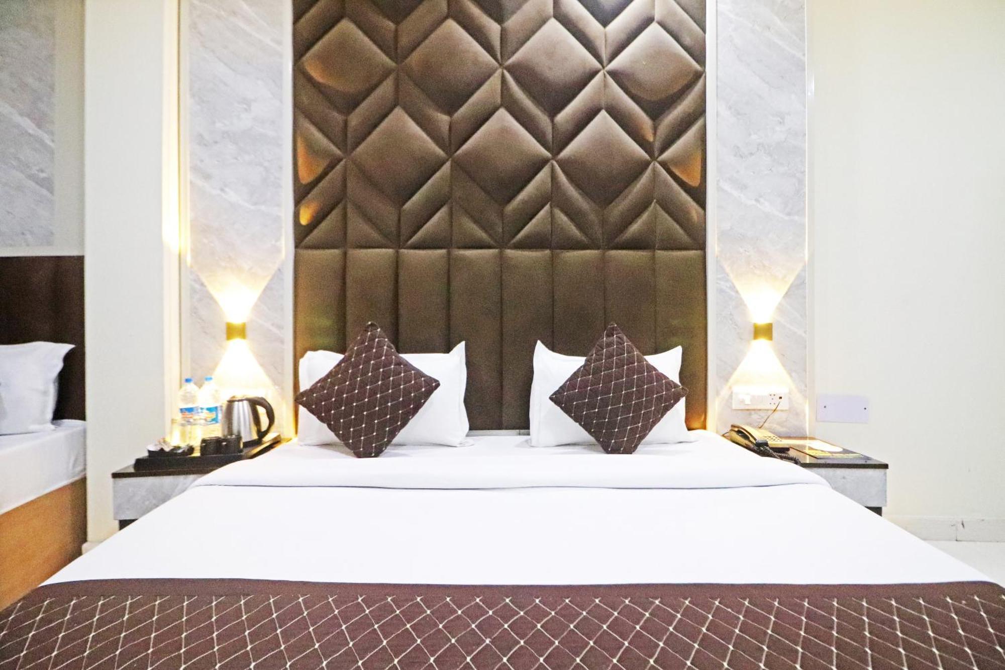 Hotel Qubic Near Igi Delhi Airport Nuova Delhi Esterno foto